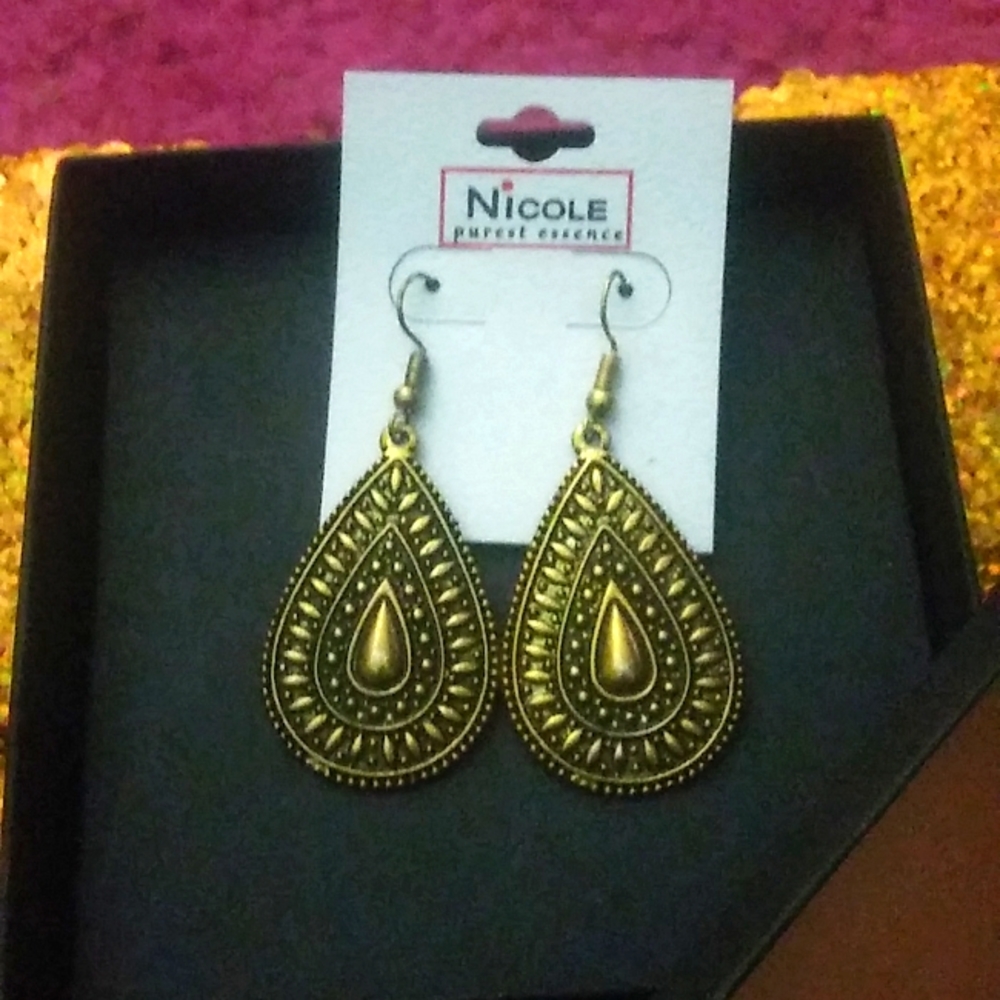 SOLD() ACCESSORIES/EARRINGS